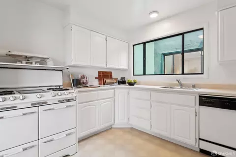 Kitchen - 2075 35th Ave, San Francisco, CA 94116 photo 2 of 3