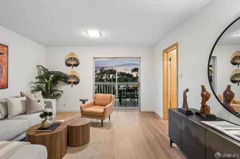 Living - 2075 35th Ave, San Francisco, CA 94116 photo 9 of 9