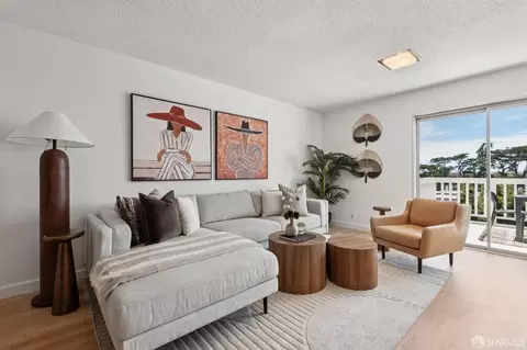 Living - 2075 35th Ave, San Francisco, CA 94116 photo 8 of 9