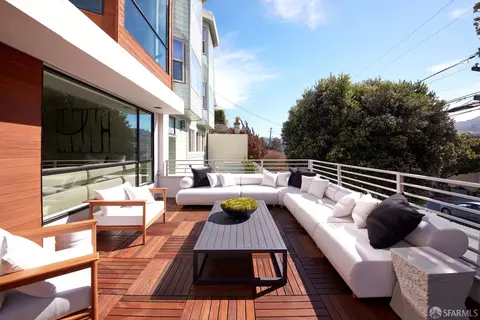 Exterior - 481 Diamond St, San Francisco, CA 94114 photo 1 of 2