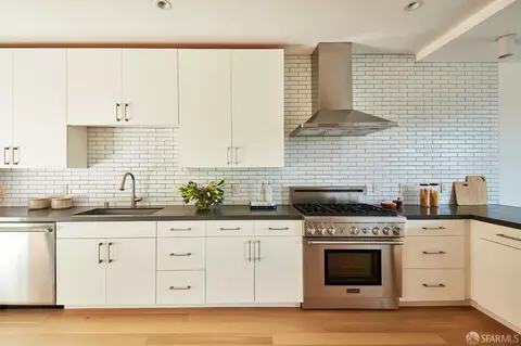Kitchen - 481 Diamond St, San Francisco, CA 94114 photo 3 of 3