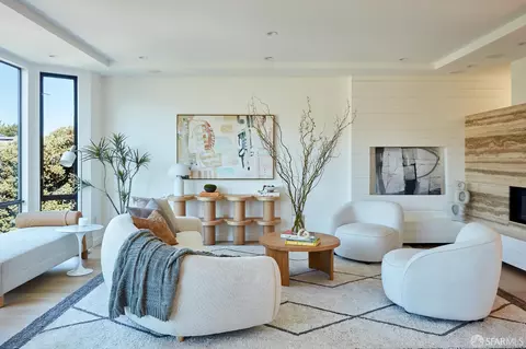Living - 481 Diamond St, San Francisco, CA 94114 photo 2 of 6