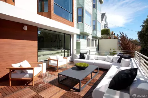Exterior - 481 Diamond St, San Francisco, CA 94114 photo 2 of 2