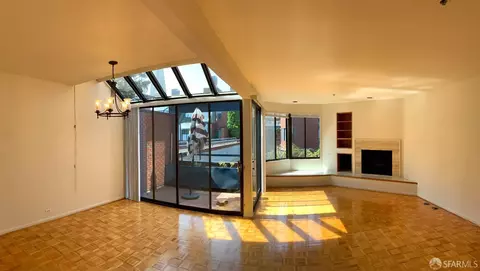Living - 640 Davis St #5, San Francisco, CA 94111 photo 1 of 3