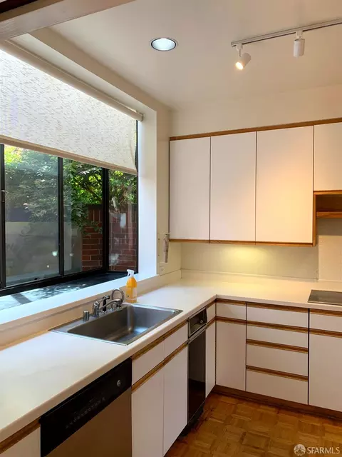 Kitchen - 640 Davis St #5, San Francisco, CA 94111 photo 1 of 4