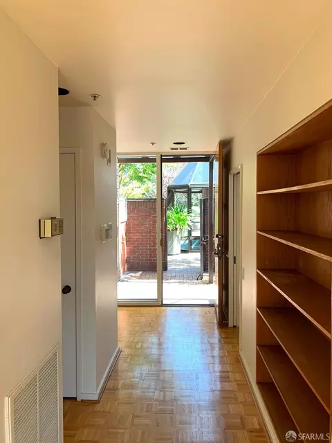 Entry Way - 640 Davis St #5, San Francisco, CA 94111 photo 2 of 3