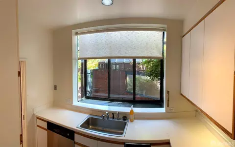 Kitchen - 640 Davis St #5, San Francisco, CA 94111 photo 2 of 4