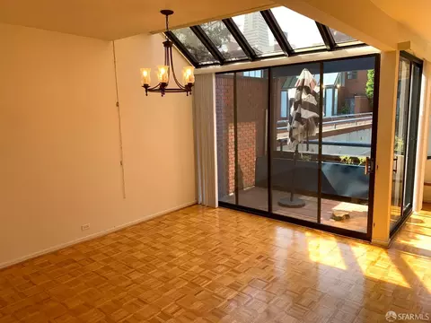 Dining - 640 Davis St #5, San Francisco, CA 94111 photo 1 of 1