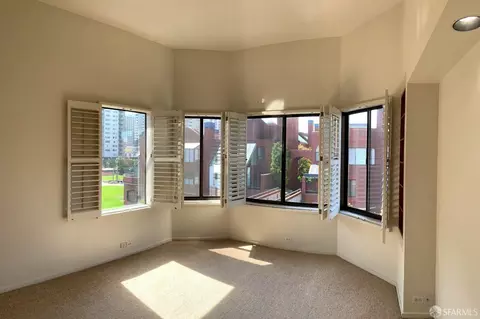 Living - 640 Davis St #5, San Francisco, CA 94111 photo 3 of 3