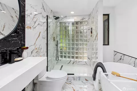 Bath - 421 27th St, San Francisco, CA 94131 photo 3 of 9