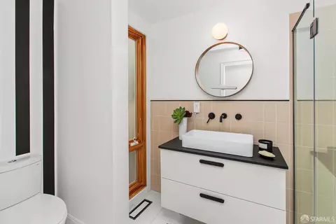 Bath - 421 27th St, San Francisco, CA 94131 photo 9 of 9