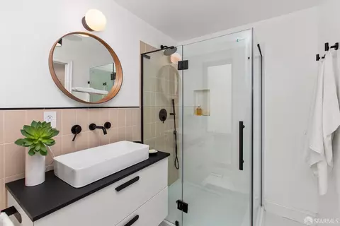 Bath - 421 27th St, San Francisco, CA 94131 photo 8 of 9