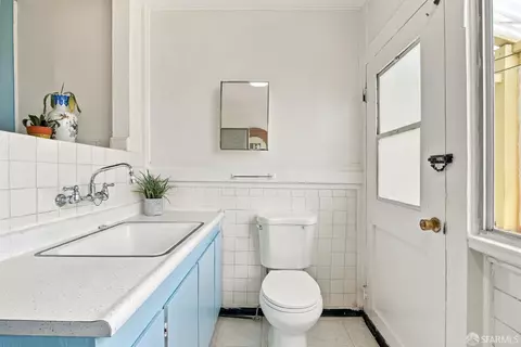 Bath - 522 35th Ave, San Francisco, CA 94121 photo 1 of 3