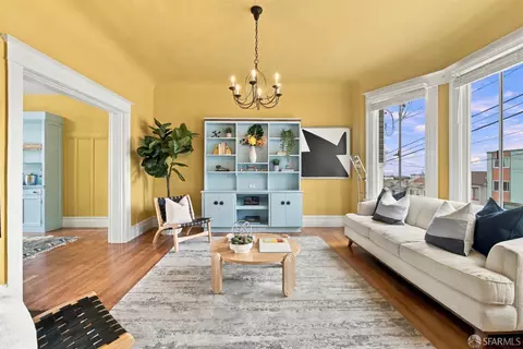 Living - 522 35th Ave, San Francisco, CA 94121 photo 1 of 4