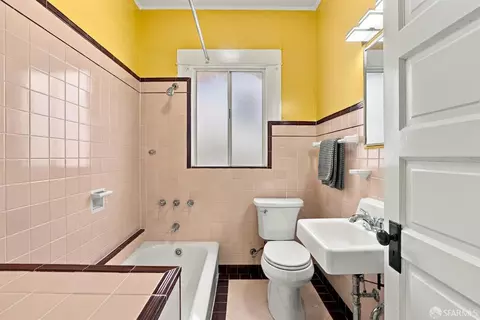 Bath - 522 35th Ave, San Francisco, CA 94121 photo 2 of 3