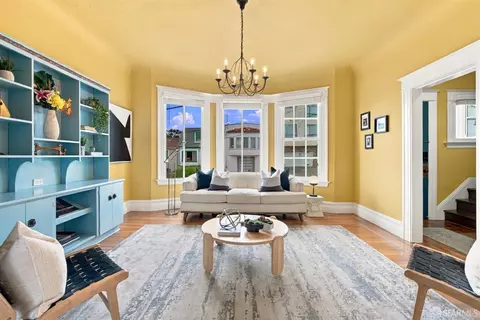 Living - 522 35th Ave, San Francisco, CA 94121 photo 2 of 4