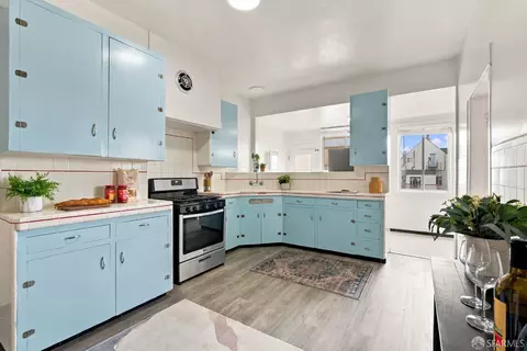 Kitchen - 522 35th Ave, San Francisco, CA 94121 photo 2 of 4