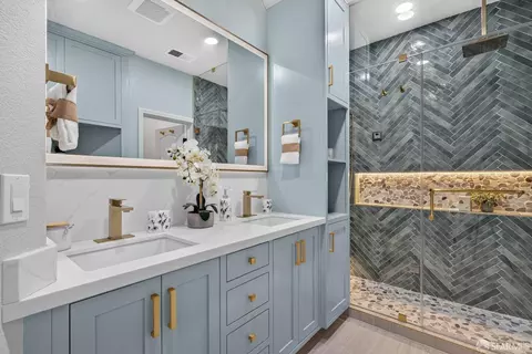 Bath - 574 Harrison Ave, Campbell, CA 95008 photo 2 of 5