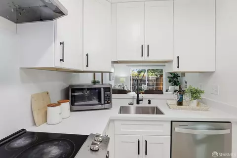 Kitchen - 7319 Starward Dr #44, Dublin, CA 94568 photo 4 of 6