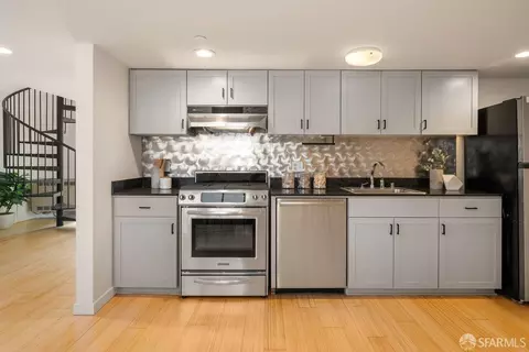Kitchen - 88 Guy Pl #301, San Francisco, CA 94105 photo 2 of 3