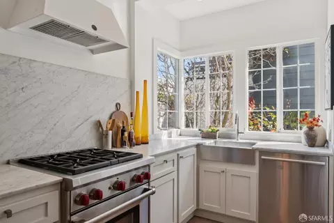 Kitchen - 3816 19th St, San Francisco, CA 94114 photo 5 of 14