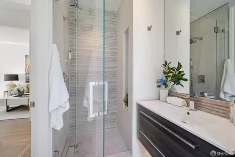 Bath - 3816 19th St, San Francisco, CA 94114 photo 1 of 5