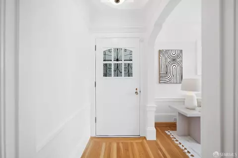 Entry Way - 2439 28th Ave, San Francisco, CA 94116 photo 2 of 3