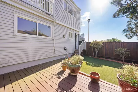 Exterior - 5 Richards Cir, San Francisco, CA 94124 photo 8 of 9