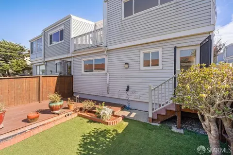 Exterior - 5 Richards Cir, San Francisco, CA 94124 photo 7 of 9