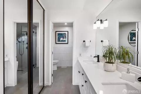 Bath - 775 Congo St, San Francisco, CA 94131 photo 1 of 3