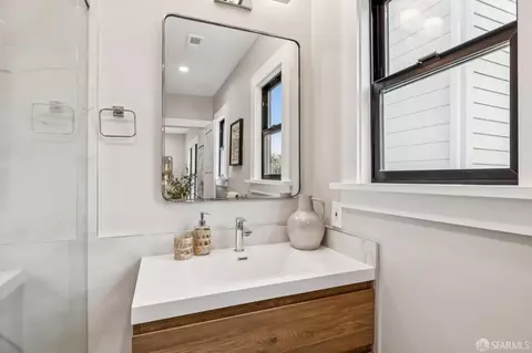 Bath - 444 4th Ave, San Francisco, CA 94118 photo 3 of 6