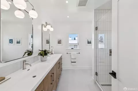 Bath - 1415 Oxford St, Berkeley, CA 94709 photo 6 of 7