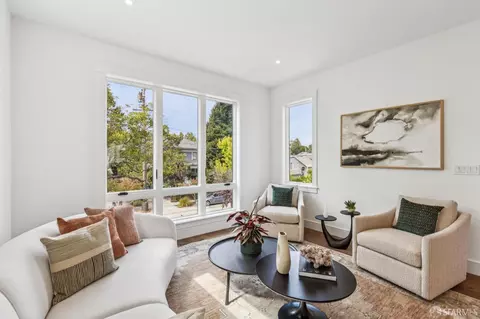 Living - 1415 Oxford St, Berkeley, CA 94709 photo 2 of 5