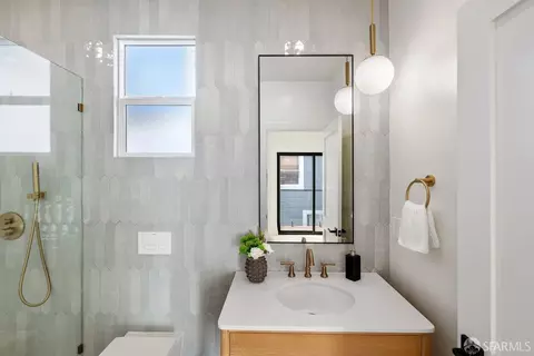 Bath - 647 24th Ave, San Francisco, CA 94121 photo 4 of 13