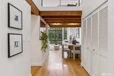 Entry Way - 2501 Harrison St #2, San Francisco, CA 94110 photo 3 of 5