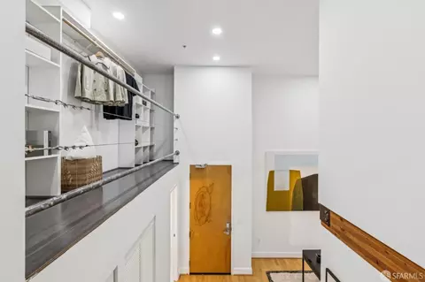Entry Way - 2501 Harrison St #2, San Francisco, CA 94110 photo 4 of 5
