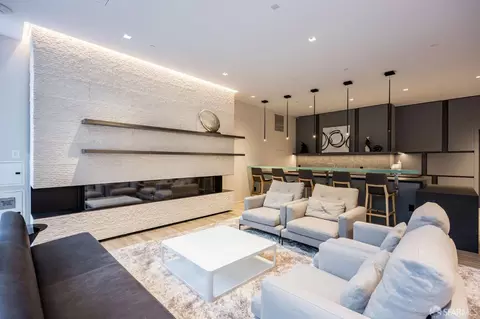 Living - 318 Spear St #4E, San Francisco, CA 94105 photo 8 of 9