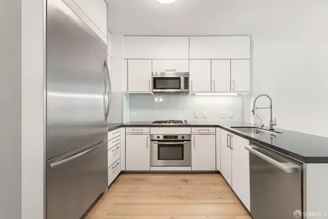 Kitchen - 318 Spear St #4E, San Francisco, CA 94105 photo 3 of 3