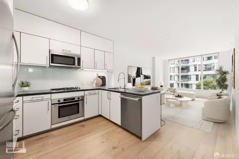 Kitchen - 318 Spear St #4E, San Francisco, CA 94105 photo 1 of 3