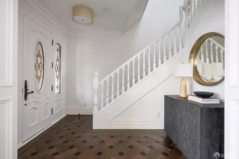 Entry Way - 459 32nd Ave, San Francisco, CA 94121 photo 3 of 8