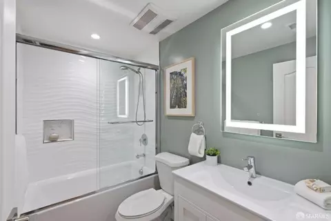 Bath - 737 Huron Ave, San Francisco, CA 94112 photo 4 of 5