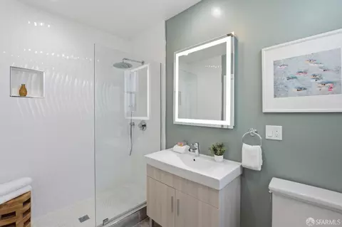 Bath - 737 Huron Ave, San Francisco, CA 94112 photo 1 of 5