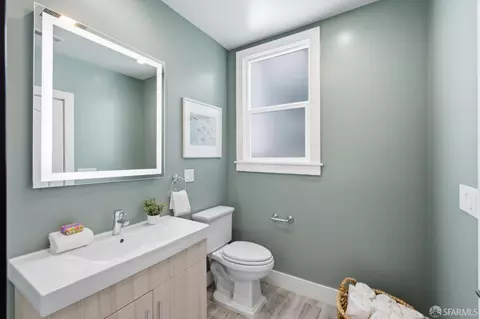 Bath - 737 Huron Ave, San Francisco, CA 94112 photo 2 of 5