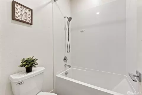 Bath - 5892 Beechwood Loop, Dublin, CA 94568 photo 4 of 12