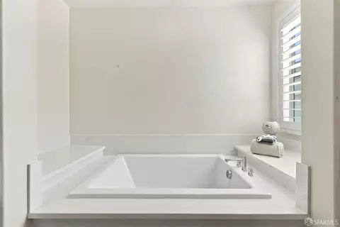 Bath - 5892 Beechwood Loop, Dublin, CA 94568 photo 10 of 12