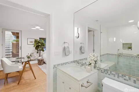 Bath - 484 29th St, San Francisco, CA 94131 photo 5 of 5