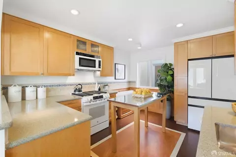 Kitchen - 484 29th St, San Francisco, CA 94131 photo 2 of 7