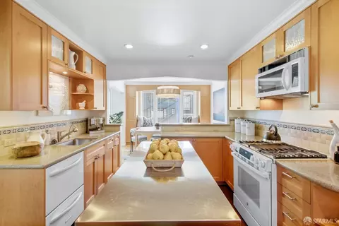 Kitchen - 484 29th St, San Francisco, CA 94131 photo 5 of 7