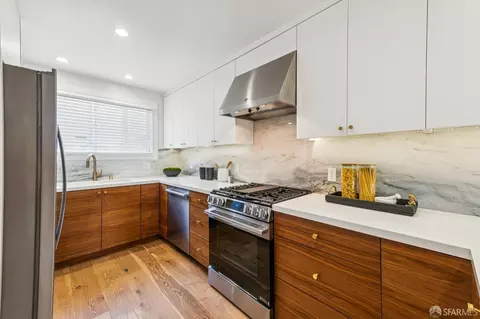 Kitchen - 646 Brighton Rd, Pacifica, CA 94044 photo 2 of 6