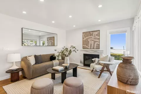 Living - 646 Brighton Rd, Pacifica, CA 94044 photo 1 of 4